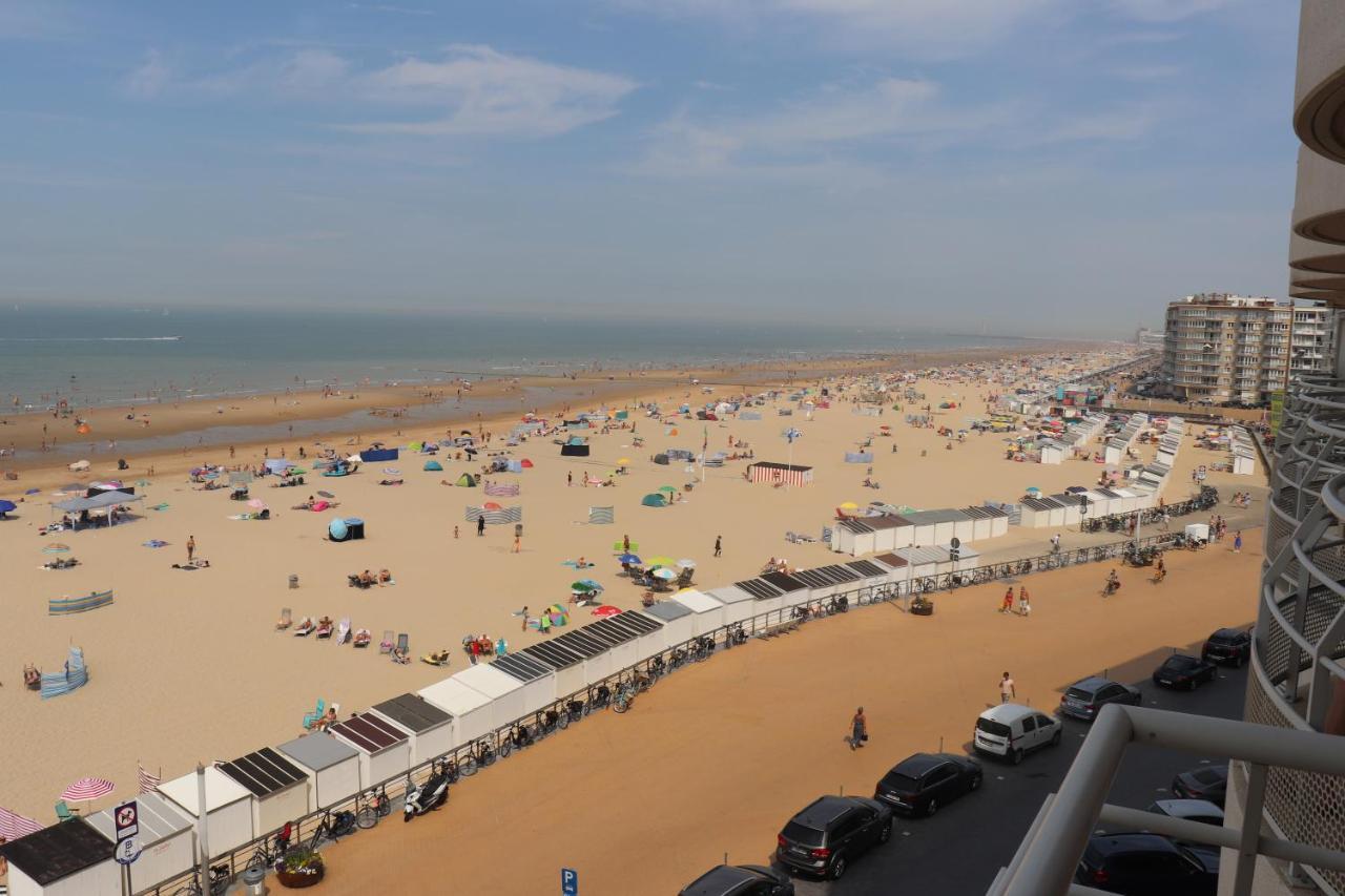 Appartement Met Zeezicht En Verwarmd Zwembad Ostende Exteriér fotografie
