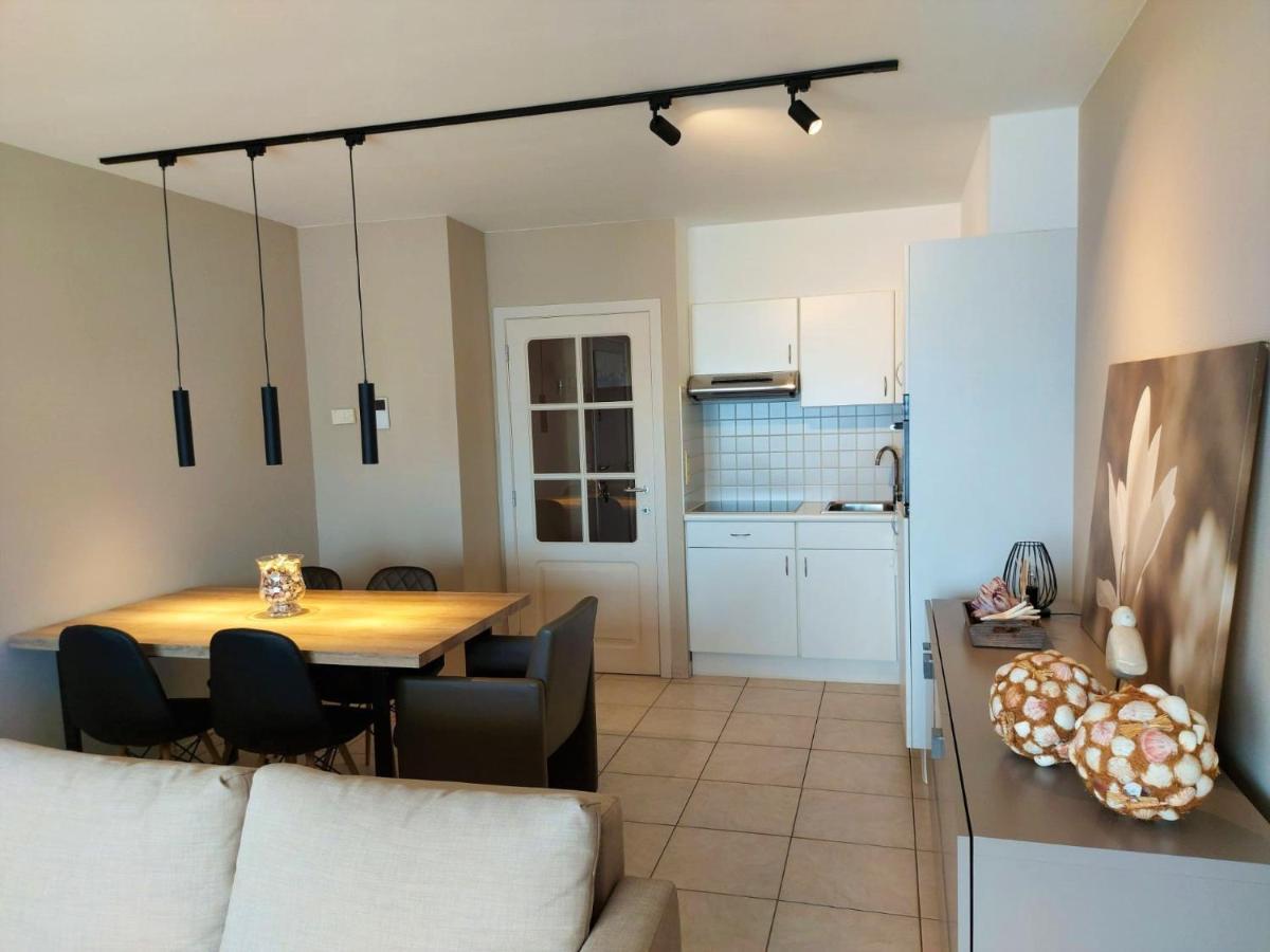 Appartement Met Zeezicht En Verwarmd Zwembad Ostende Exteriér fotografie
