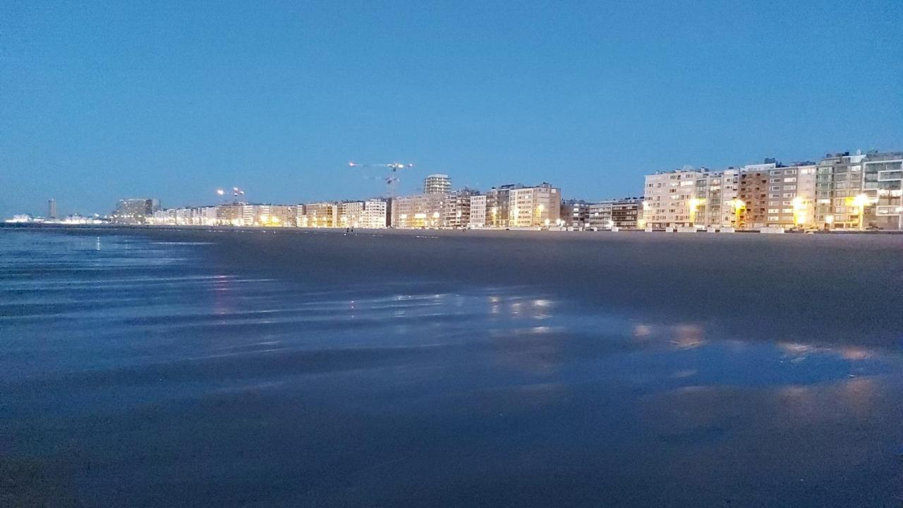 Appartement Met Zeezicht En Verwarmd Zwembad Ostende Exteriér fotografie