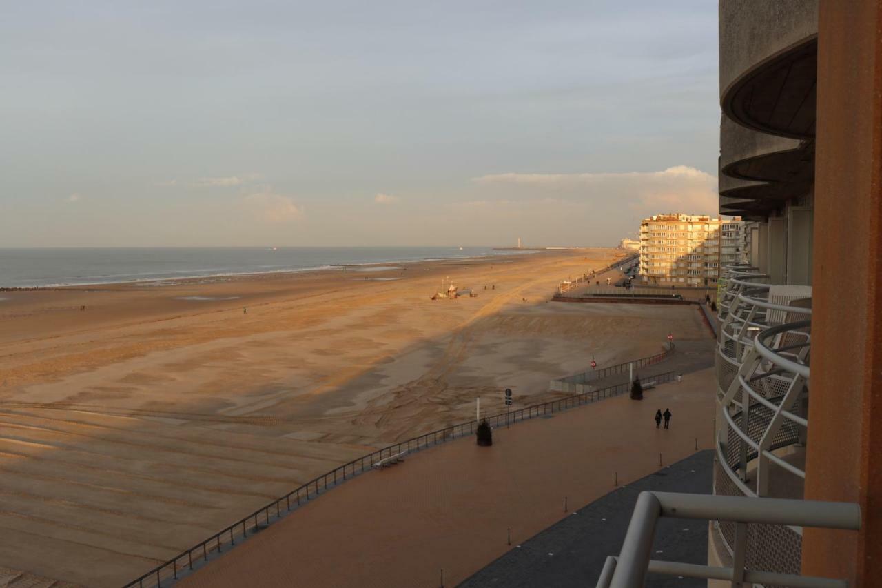 Appartement Met Zeezicht En Verwarmd Zwembad Ostende Exteriér fotografie